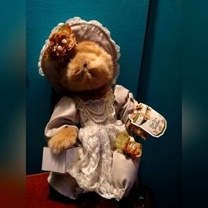 Avon Hat Box Teddies - Victoria